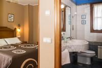 One-Bedroom Apartment with Sofa Bed