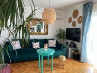 Family apartment near sea - B&B Podstrana