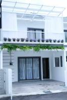 Comfy Sofy 23- Balcony Garden (Night market) - B&B
