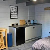 Cosy, Self-Contained Garden Room in City Centre! - Ferienwohnung