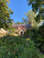 Dog friendly cottage with woodland & lake - Chambres d’hôtes Helston