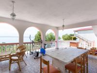 B&B Tribanj - Spacious Apartment in Tribanj with Terrace - Bed and Breakfast Tribanj