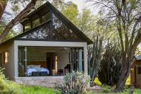 Ibenstein Safaris - B&B Dordabis