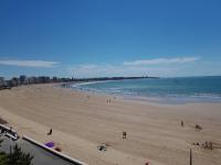 Appartement T2 face plage, confortable, balcon, 4 pers., prox. centre, parking, ascenseur - FR-1-331-9 - Chambres d’hôtes Les Sables d'Olonne