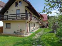 Vila Chic M - Bed and Breakfast Moieciu de Jos