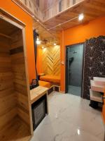 Twin Room with Private Bathroom