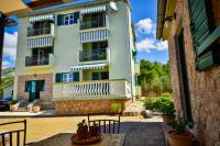 in olive garden - Bed and Breakfast Starigrad