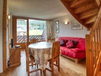 Duplex 2 étoiles aux pieds des pistes avec balcon, parking et équipement complet - FR-1-642-19 - B&B