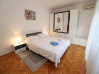 Apartment mit 2 Schlafzimmern und Balkon