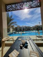 B&B Hurghada - Mangroovy Ritzy, Cerulean appartement by the pool - Bed and Breakfast Hurghada