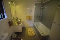 Executive One-Bedroom Villa with Spa Bath and Car