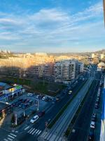 Bergson Top - Appart 80m2, 2 grandes chambres, entièrement rénovée et équipée, lumineux, WIFI, balcon, calme, vue imprenable - B&B