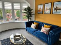 Hidden Gem w/ parking Short walk to Pleasure Beach - B&B