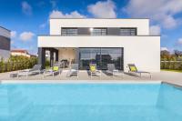 Amazing private villa with outdoor swimming pool in Vodnjan - B&B Dignano