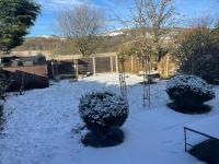 Rawtenstall bungalow. Steam train passes garden. - Chambres d’hôtes