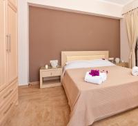 Deluxe Double Room with Two Balconies and Mountain View
