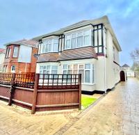 Spacious Four Bed Home with Parking - Bournemouth - B&B Bournemouth