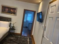 TJ Homes - Luxury Studio Suite with Garden View - Next to tube station London - Chambres d’hôtes Ruislip