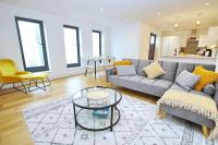 Modern Apartment for Contractors & Small Groups by Stones Throw Apartments - Free Parking - Sea View - B&B Worthing