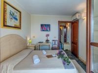 Triple Room with Sea View