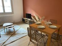 B&B Bourg-en-Bresse - Vaste Appartement Rénové - Centre Ville - Bed and Breakfast Bourg-en-Bresse