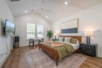 B&B Houston - Boho-Mod Studio at East Downtown - Bed and Breakfast Houston