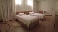 Doppel-/Zweibettzimmer mit Bad