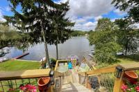 Casa Madre Chic Lakefront Cottage near Ann Arbor - B&B Whitmore Lake