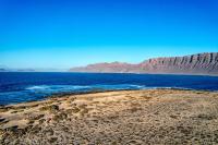 Casa Hespi - View to Famara Beach - By Lanzarote Vacation Homes - Chambres d'hôtes Famara