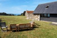 B&B Locquénolé - Large farmhouse with garden and sea view for 8 people - Bed and Breakfast Locquénolé