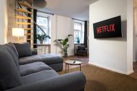 Sonnig & Helle Wohnung Alexanderplatz in 15min zu erreichen, Herthastraße sehr schön und groß für Gruppen geeignet - Bed and Breakfast Berlijn