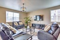 10 Mi to DIA Spacious Aurora House with Yard! - Ferienwohnung
