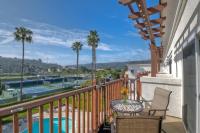 B&B Carlsbad - 2BR Private Balcony Overlooking Pool, Gated Parking, Walk to Resort - Bed and Breakfast Carlsbad