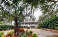 B&B Saint Simons Island - Pelican's Porch - 4318 Eighth Street - Bed and Breakfast Saint Simons Island