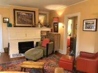 B&B Seattle - Cheerful 3 Bdrm w/ Kitchen & LR in West Seattle - Bed and Breakfast Seattle