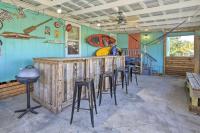 Pet-Friendly Home with Deck - 6 Mi to Cocoa Village! - B&B