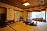 Japanese-Style Quadruple Room with Mountain View