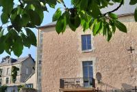 Loire Valley village centre apartment chezANIA - B&B