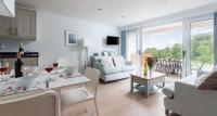 Sandpiper 3 - The Cove - Stunning views, Heated Pool, Allocated Parking - B&B