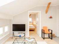 Deluxe Two-Bedroom Apartment - 8