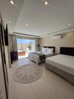 Deluxe Suite with Spa Bath