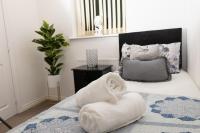 B&B Milton Keynes - Broughton Haven 5 Beds House Free WiFi, Free parking, NETFLIX - Bed and Breakfast Milton Keynes