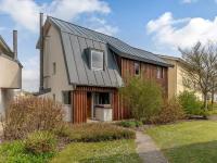 Cotswolds Lakehouse, with hot tub & spa access, Lower Mill Estate - Chambres d'hôtes Somerford Keynes