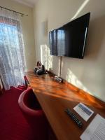 Doppel-/Zweibettzimmer mit Bad