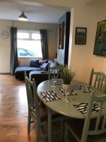 B&B Lowestoft - Cosy 3 bedroom house close to beach - Bed and Breakfast Lowestoft