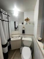 Habitación pleno centro de Viña del Mar con entrada y baño independiente privado. r - Chambres d'hôtes Viña del Mar
