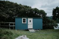 Snowdonia Shepherds Hut + Hot Tub - B&B Barmouth