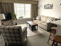 Deluxe Ski On Off 1BR Suite Sleeps 4 on Jiminy Mtn - B&B