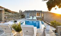 Luxurious & Stylish villa with a swimming pool, sea and sunset view. - Ferienwohnung Ioulida