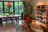 Spacious villa with an outdoor pool in Černošice - B&B Černošice